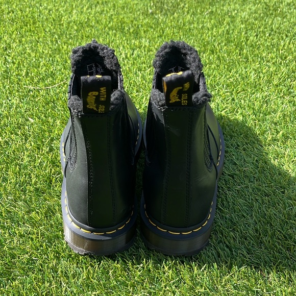 NWT DR. MARTENS 2976 LEATHER BOOTS - Picture 4 of 8